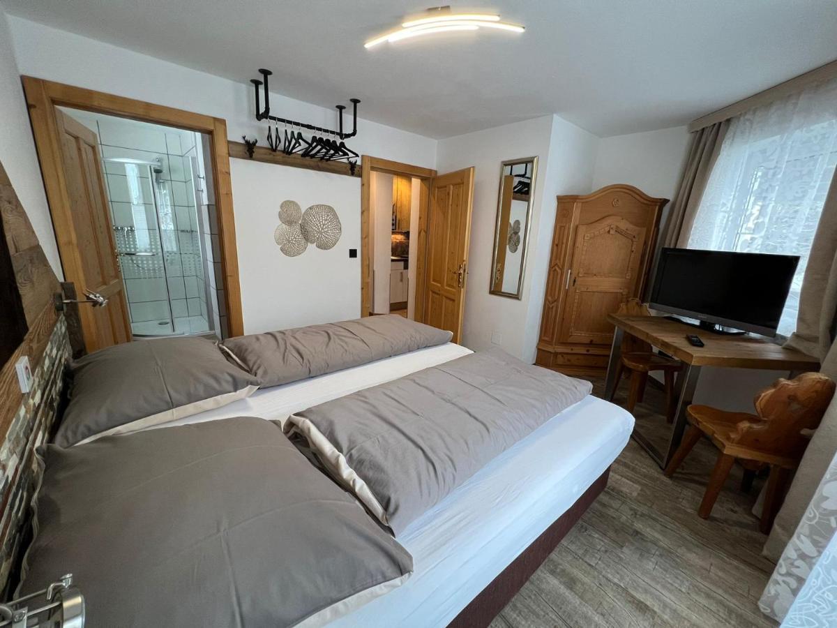 Haus Eder Steiner Bed & Breakfast Saalbach-Hinterglemm Bagian luar foto