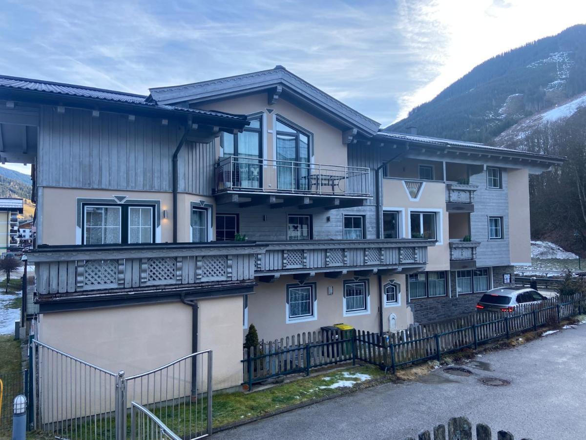 Haus Eder Steiner Bed & Breakfast Saalbach-Hinterglemm Bagian luar foto